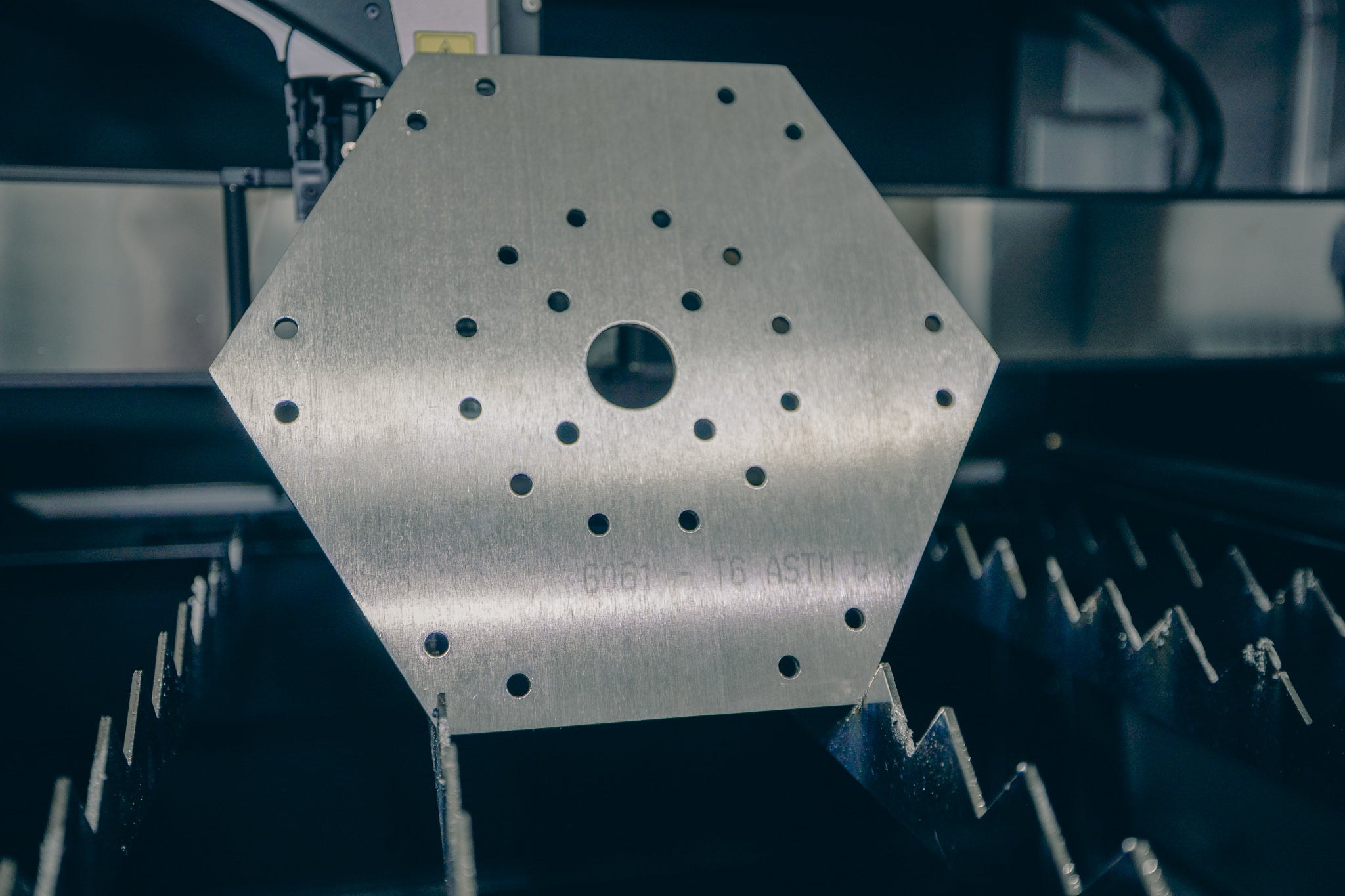 HDW Systems Heavy-Duty Hex Beam Center Plate – 3/16" 6061-T6 Aluminum
